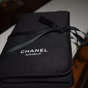 Chanel makeup brush case with brushes - never used